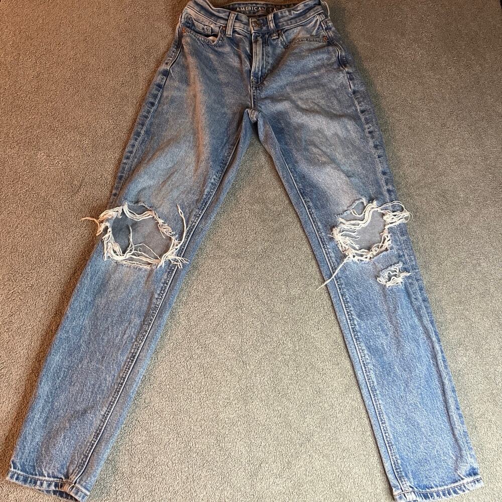 American Eagle Strigid Distressed Light Wash Jeans 000 Short Ripped Knee B276